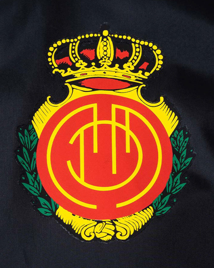 RCD Mallorca Personal Training Regenmantel 2023-2024 Schwarz-Weiß