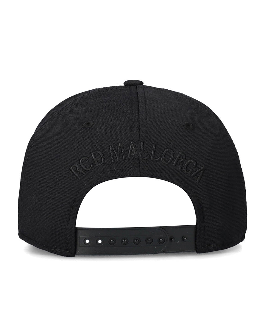 Gorra Embossed Black